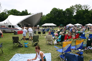 Outdoor ampitheater adds music to the wine festival